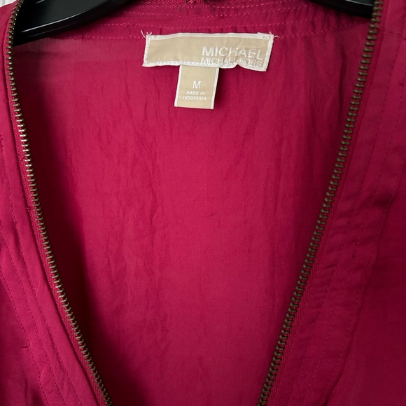 Pink silk zippered safari vest. - Picture 3 of 6